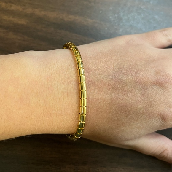 Gold plated stainless steel bangle bracelet - Picture 1 of 4